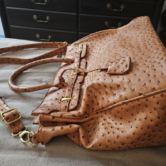 Large Ostrich Designer Inspired Bag 👜 - Picture 4 of 9